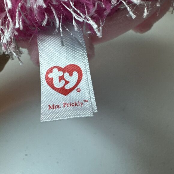 Ty Beanie Boo Pink Mrs Prickly Hedgehog 6 Inch stuffed Animal P13 - Picture 5 of 7